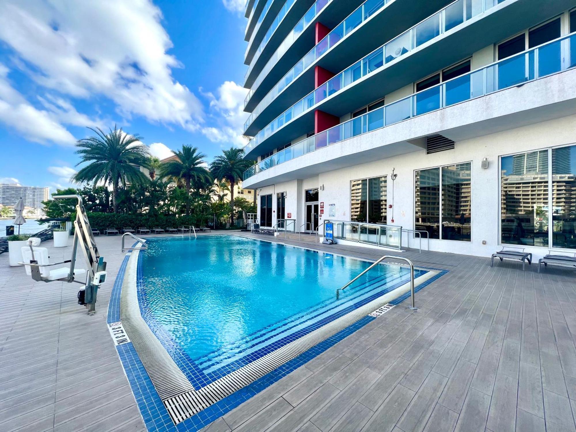 Apartment Mvr At Beachwalk *