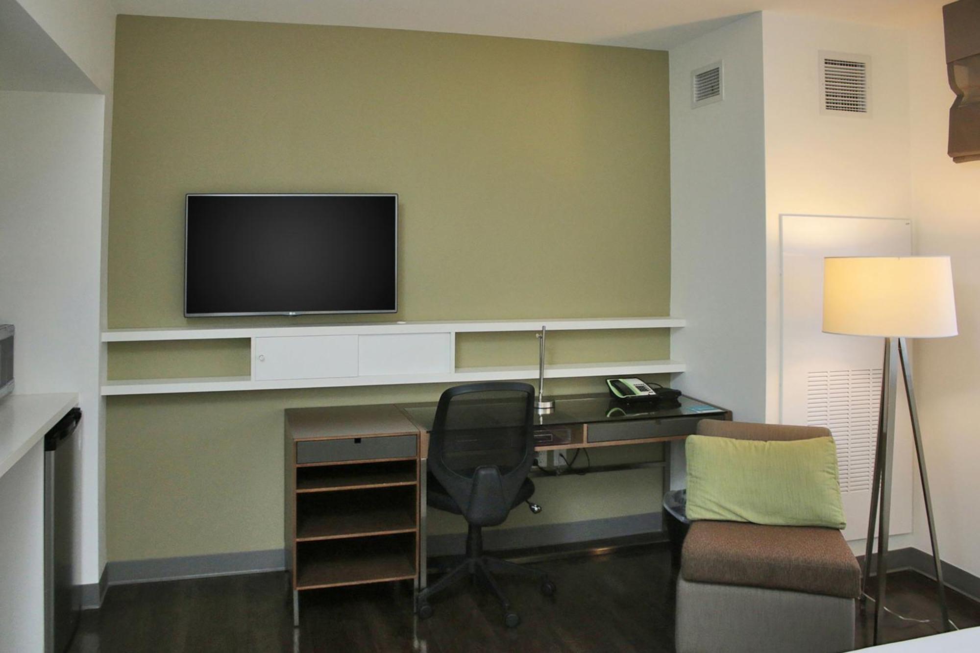 Hotel Element Miami Doral Sweetwater