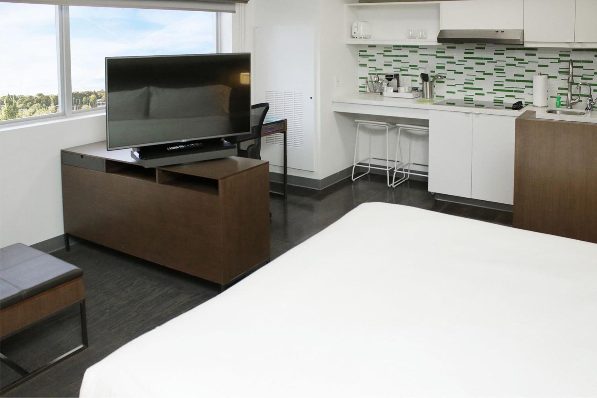 Hotel Element Miami Doral Sweetwater