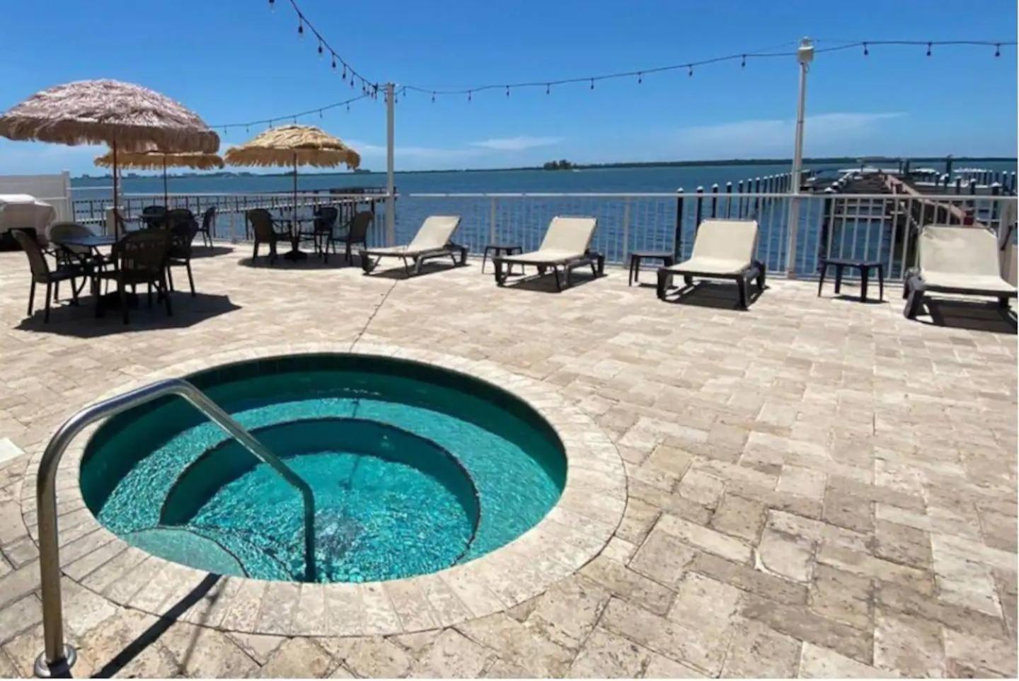 In Waterfront With Balcony Close To Beaches Free Bikes Aparthotel *