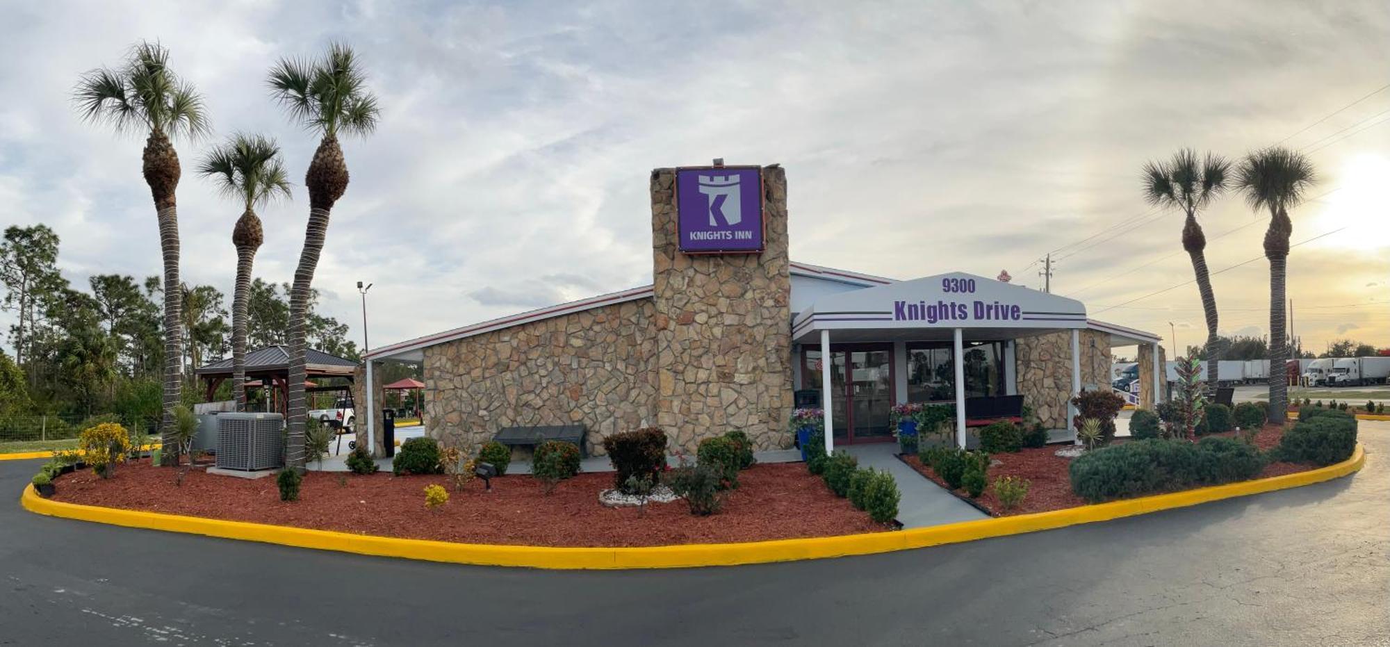 Knights Hotel