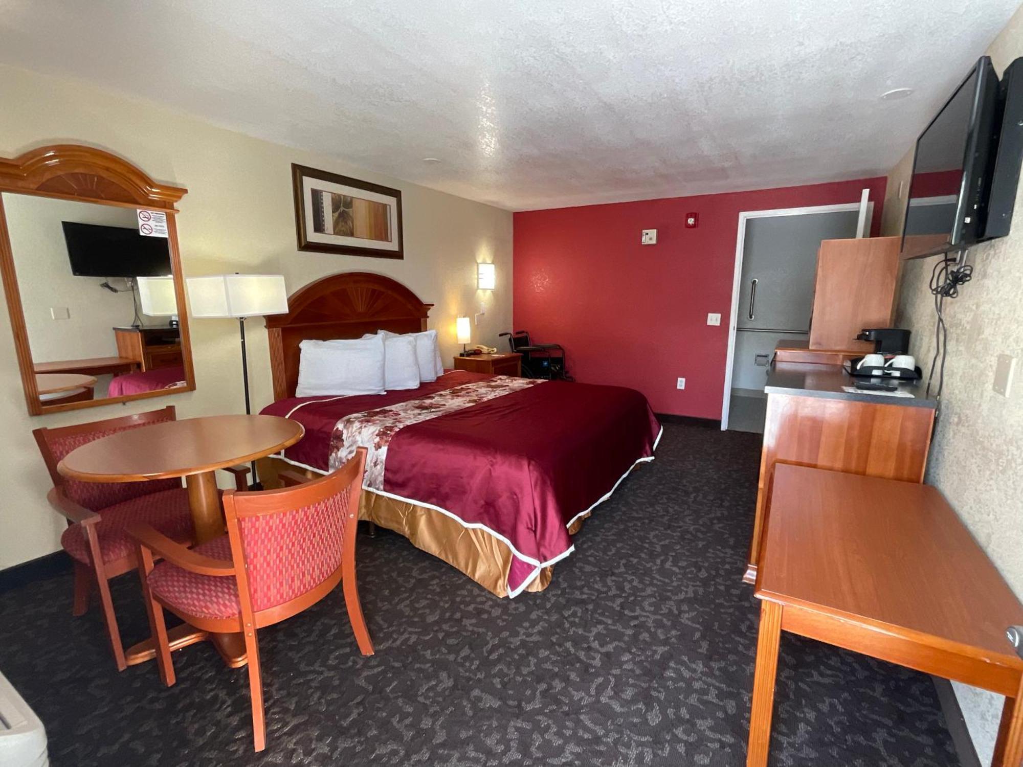 Knights Hotel 2*