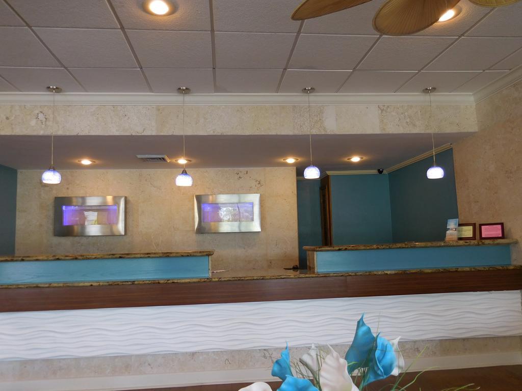 Wyndham Garden Myers Hotel 3*