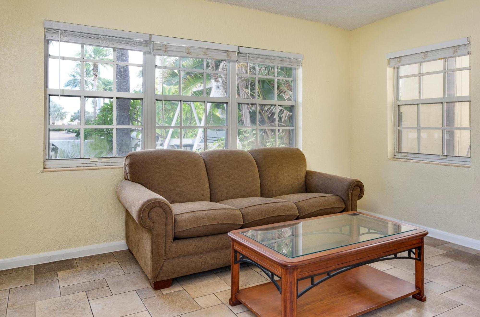 Sand Glo Villas * Indian Rocks Beach