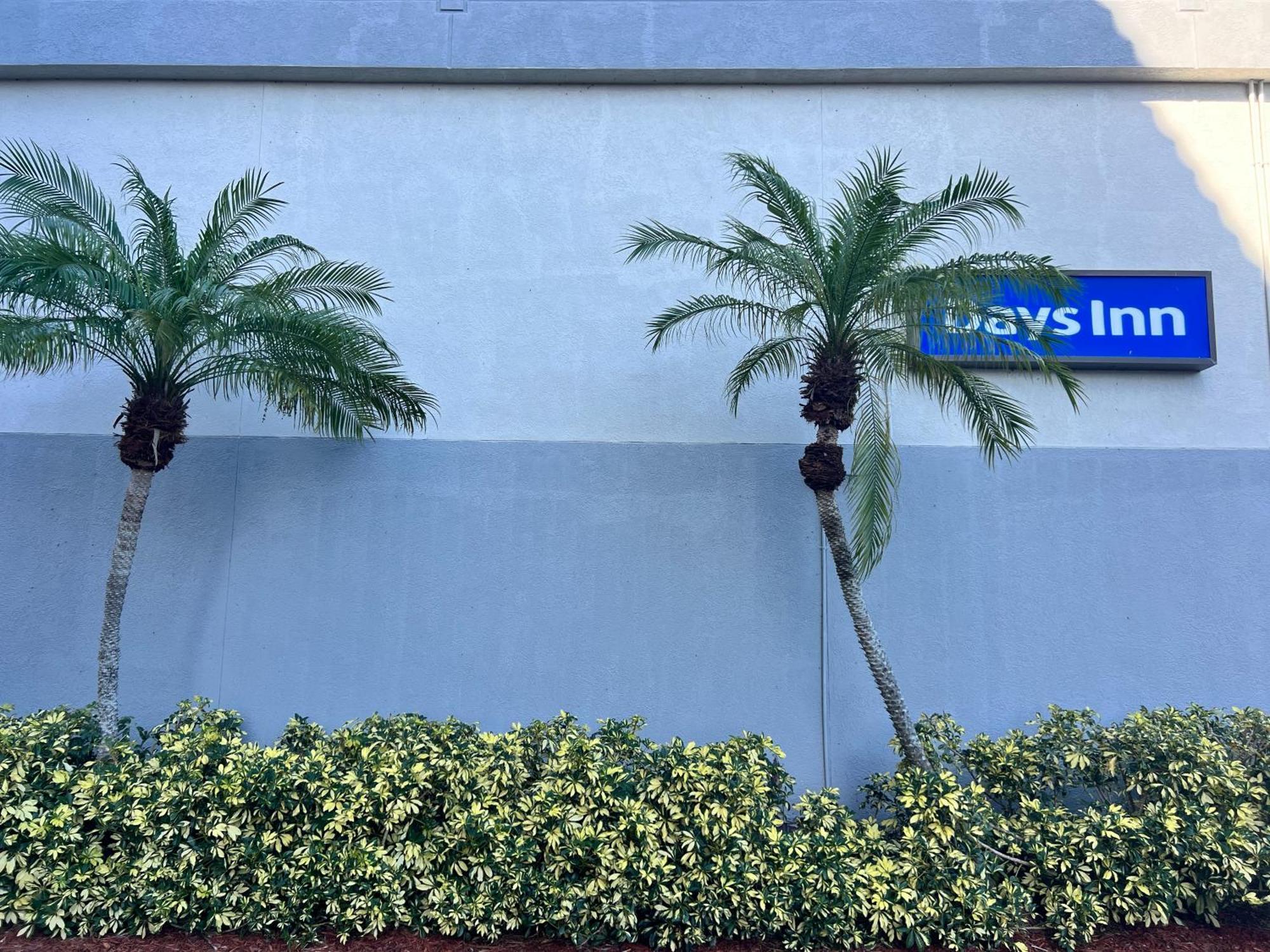 Days By Wyndham 2*