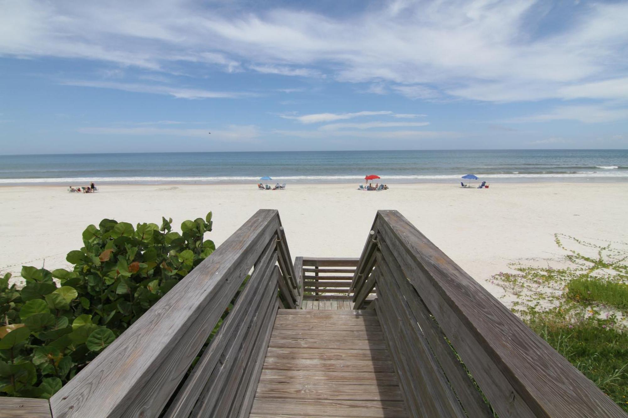 Ground Floor Beachfront With Steps To The And Pool & Access * New Smyrna Beach