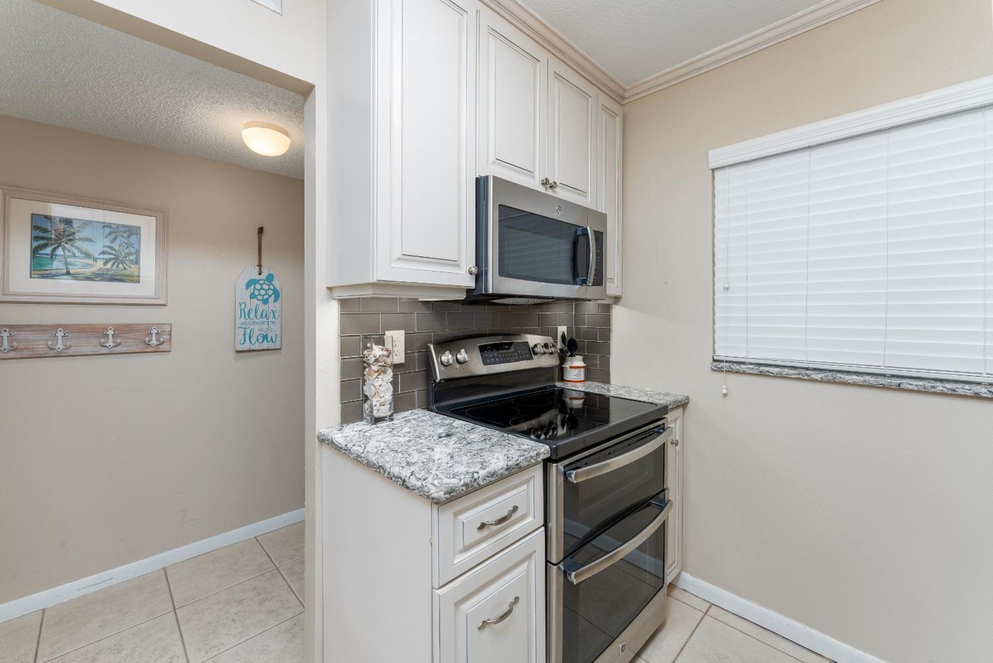 Holiday home Fabulous Ocean And Pool Views From Balcony & Located On No-drive New Smyrna Beach