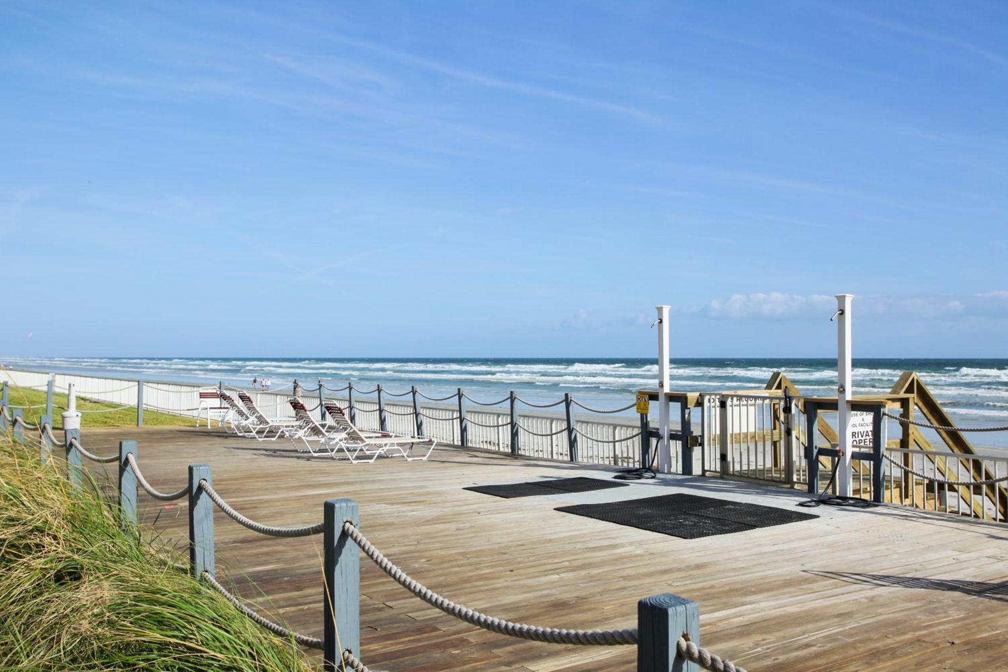 Fabulous Ocean And Pool Views From Balcony & Located On No-drive *