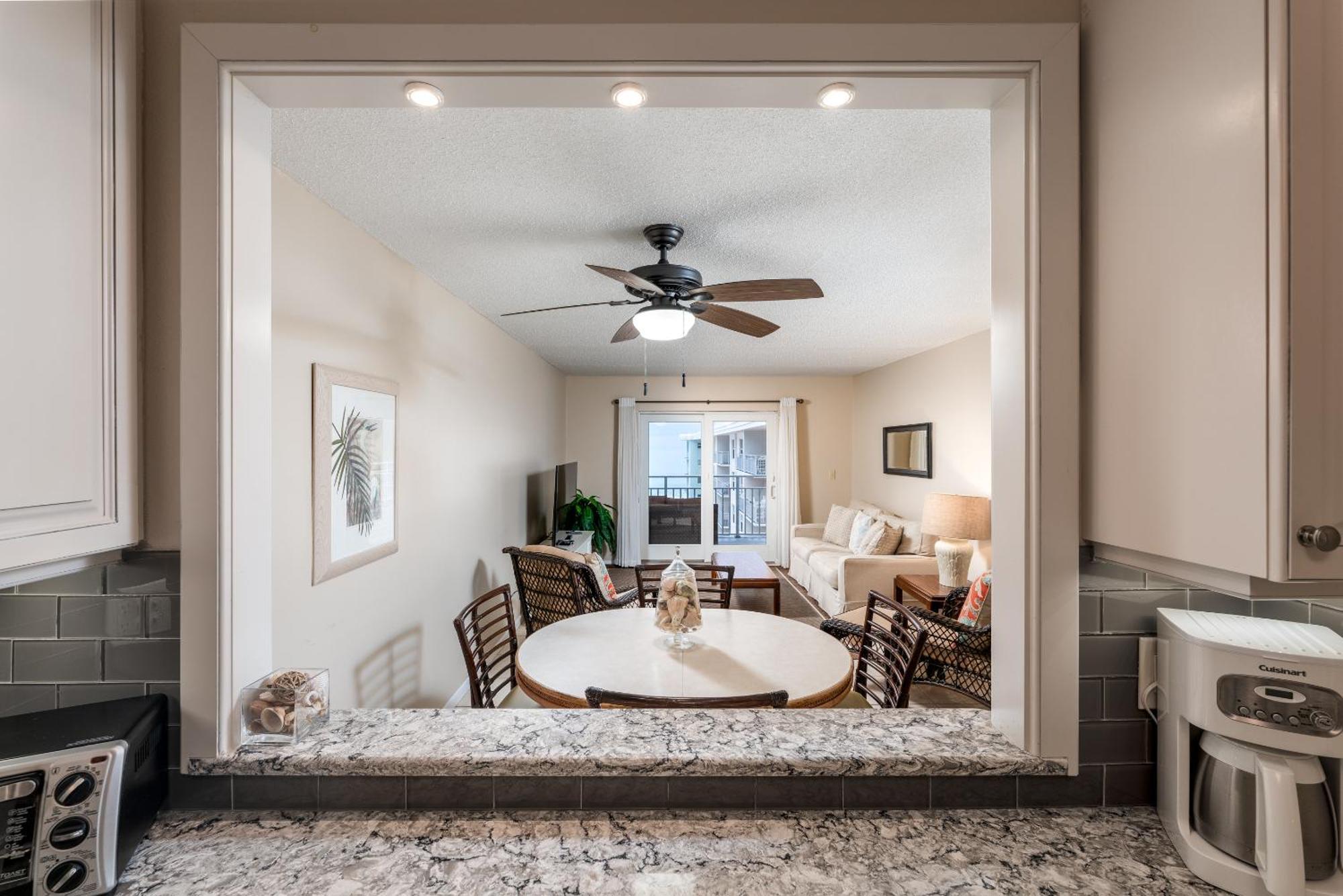 Fabulous Ocean And Pool Views From Balcony & Located On No-drive Holiday home New Smyrna Beach