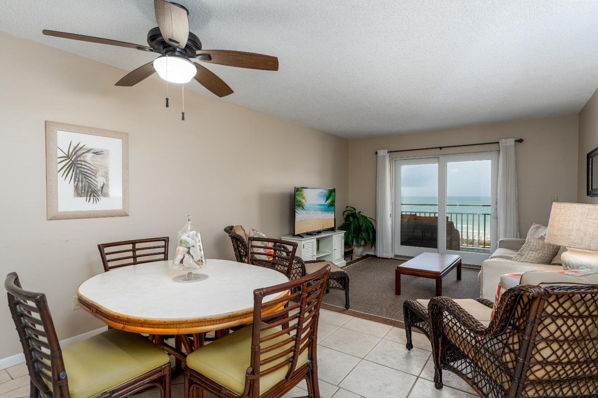 Fabulous Ocean And Pool Views From Balcony & Located On No-drive Holiday home New Smyrna Beach