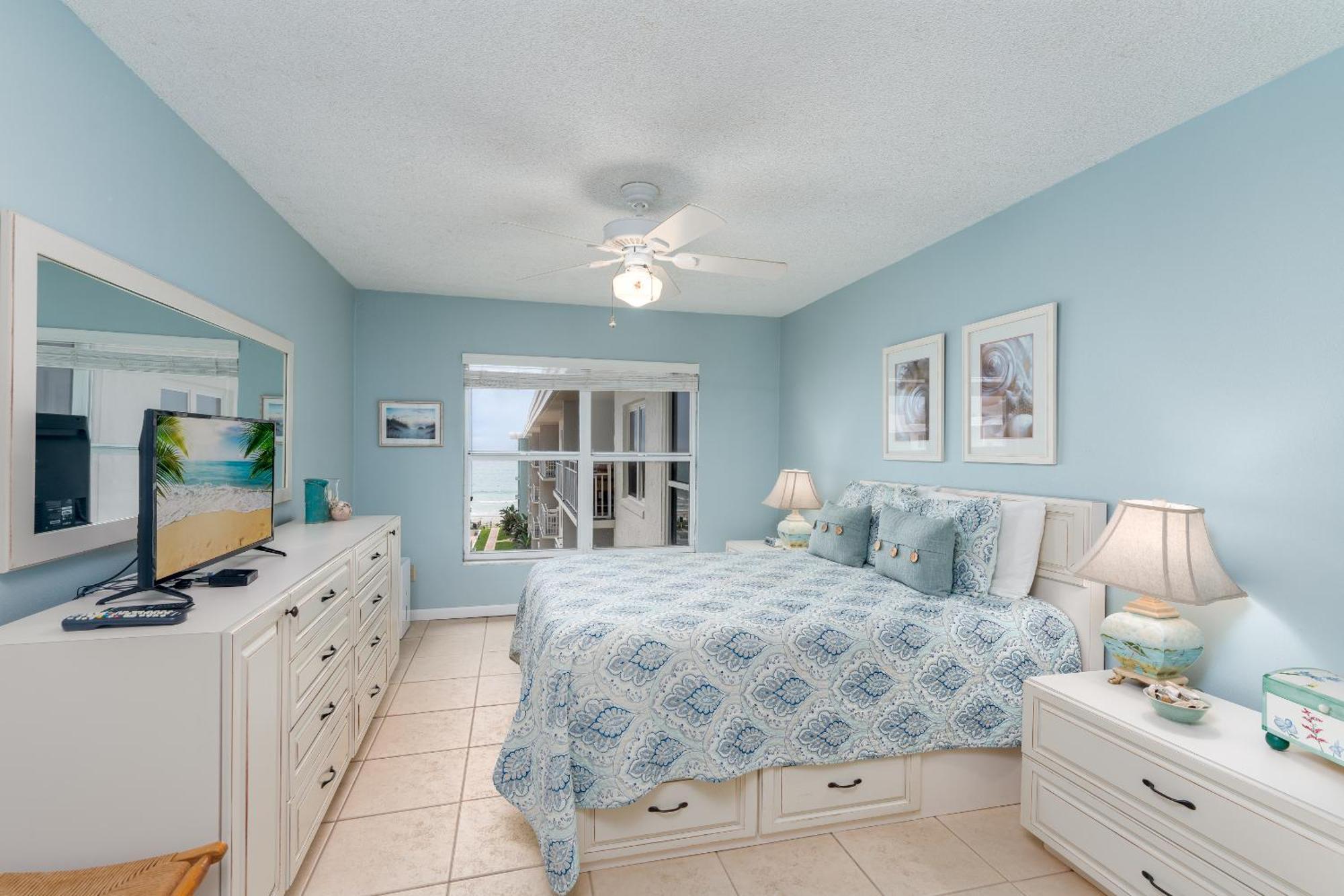 Fabulous Ocean And Pool Views From Balcony & Located On No-drive New Smyrna Beach