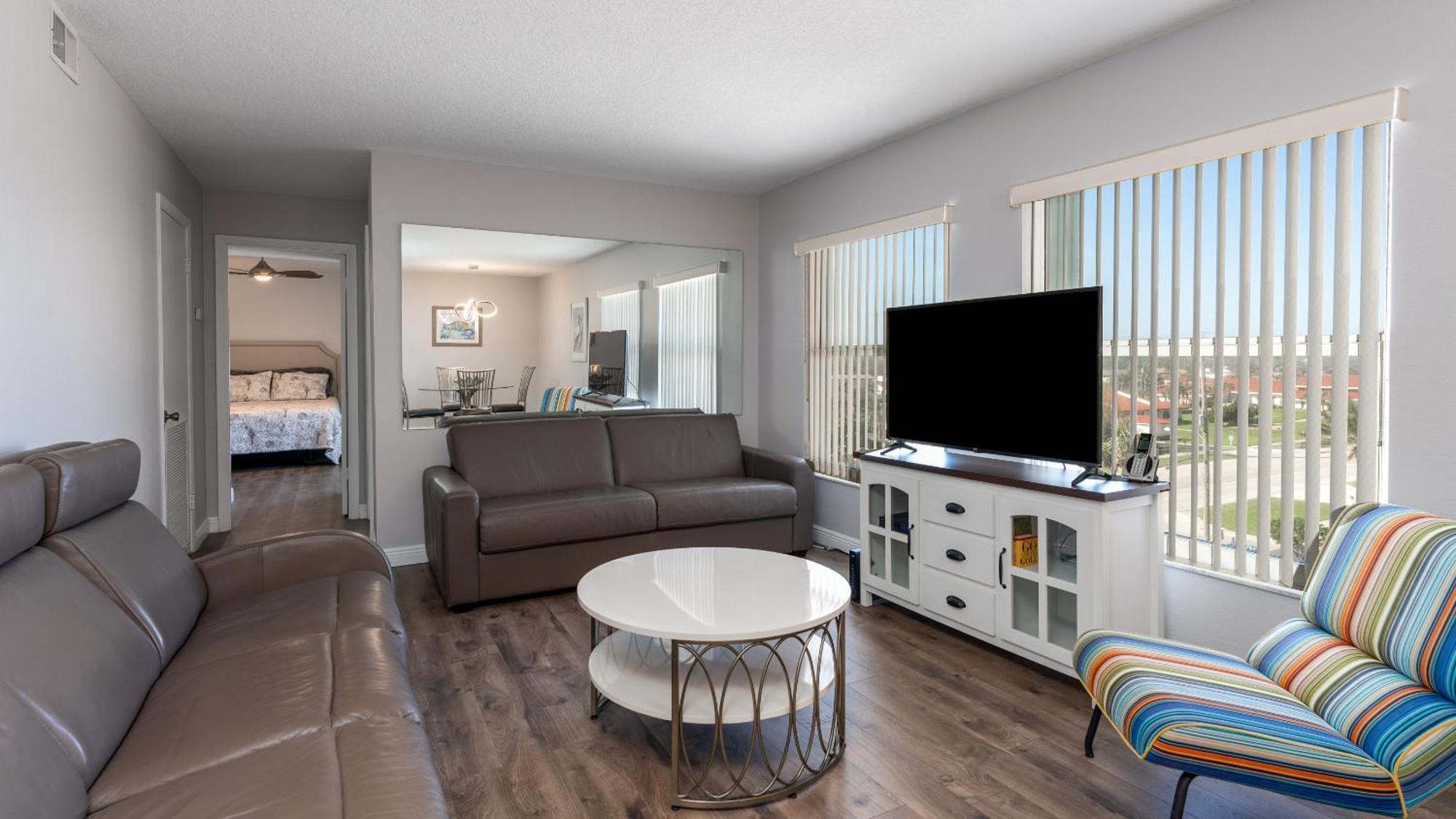 Direct Access And 2 Pools Located On The No-drive Holiday home