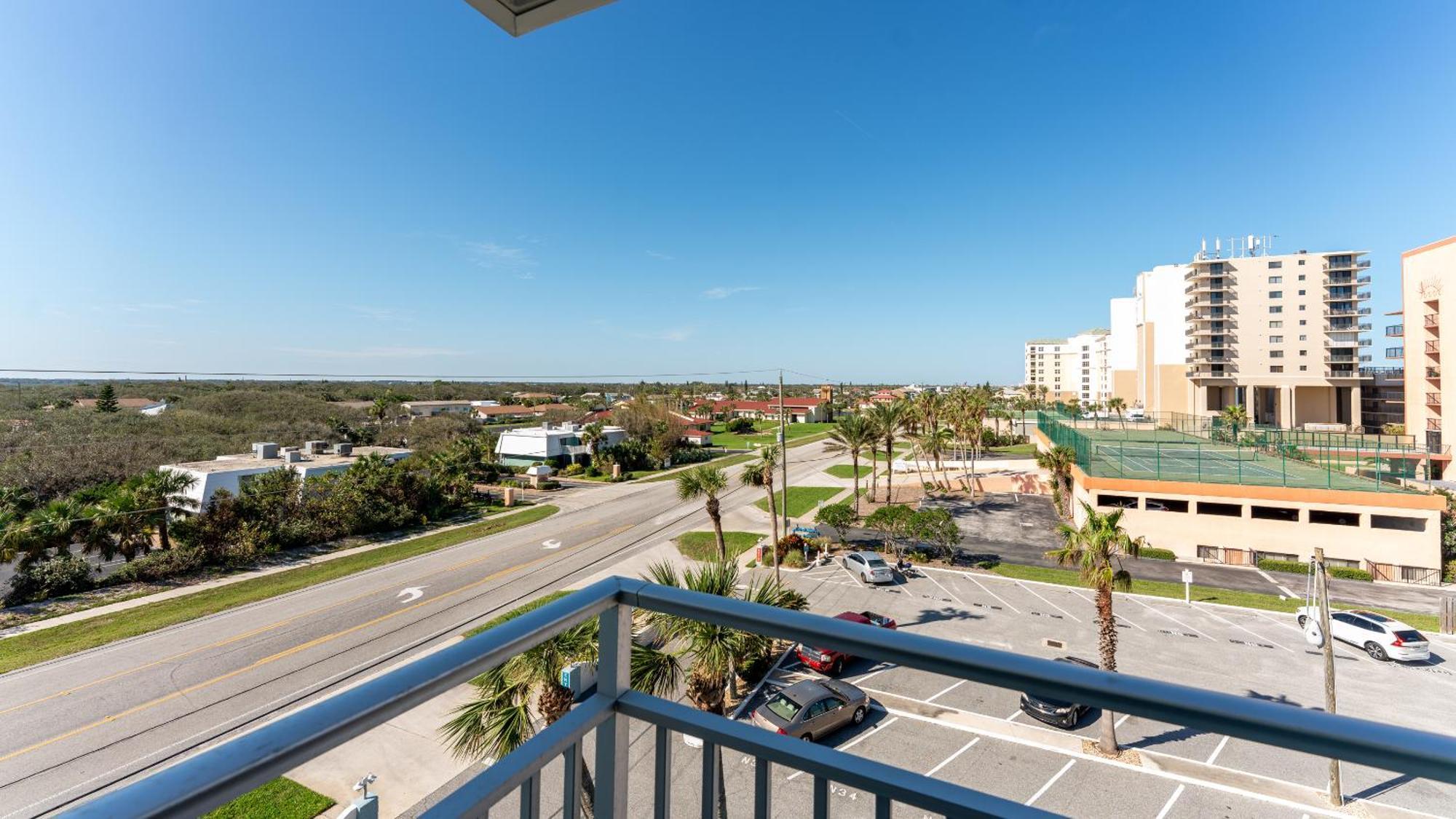 Holiday home Direct Access And 2 Pools Located On The No-drive New Smyrna Beach