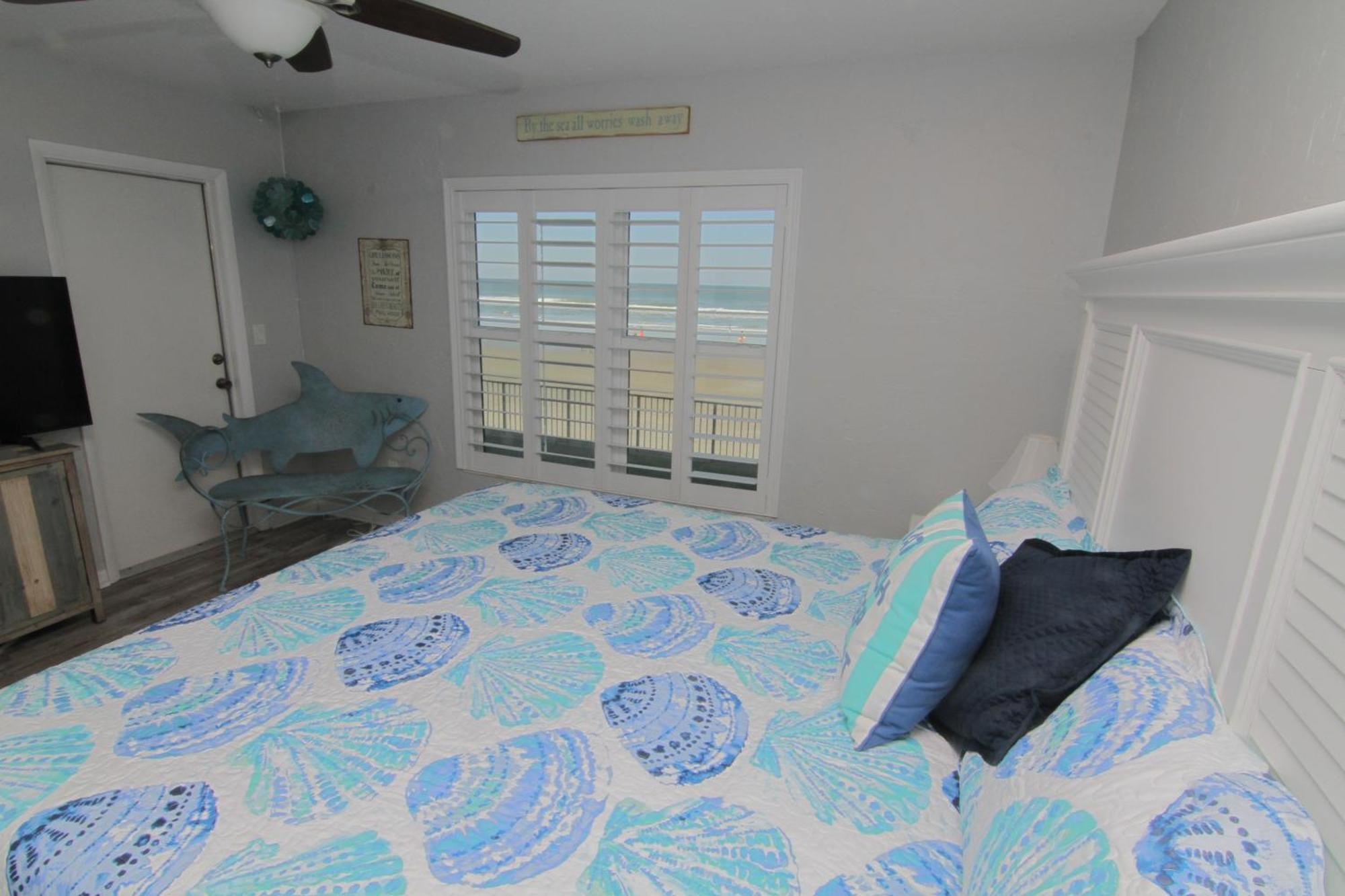 Oceanfront Ground Floor Patio With Unbelievable Views! Complex Has Amenities For The Whole Family! Holiday home New Smyrna Beach
