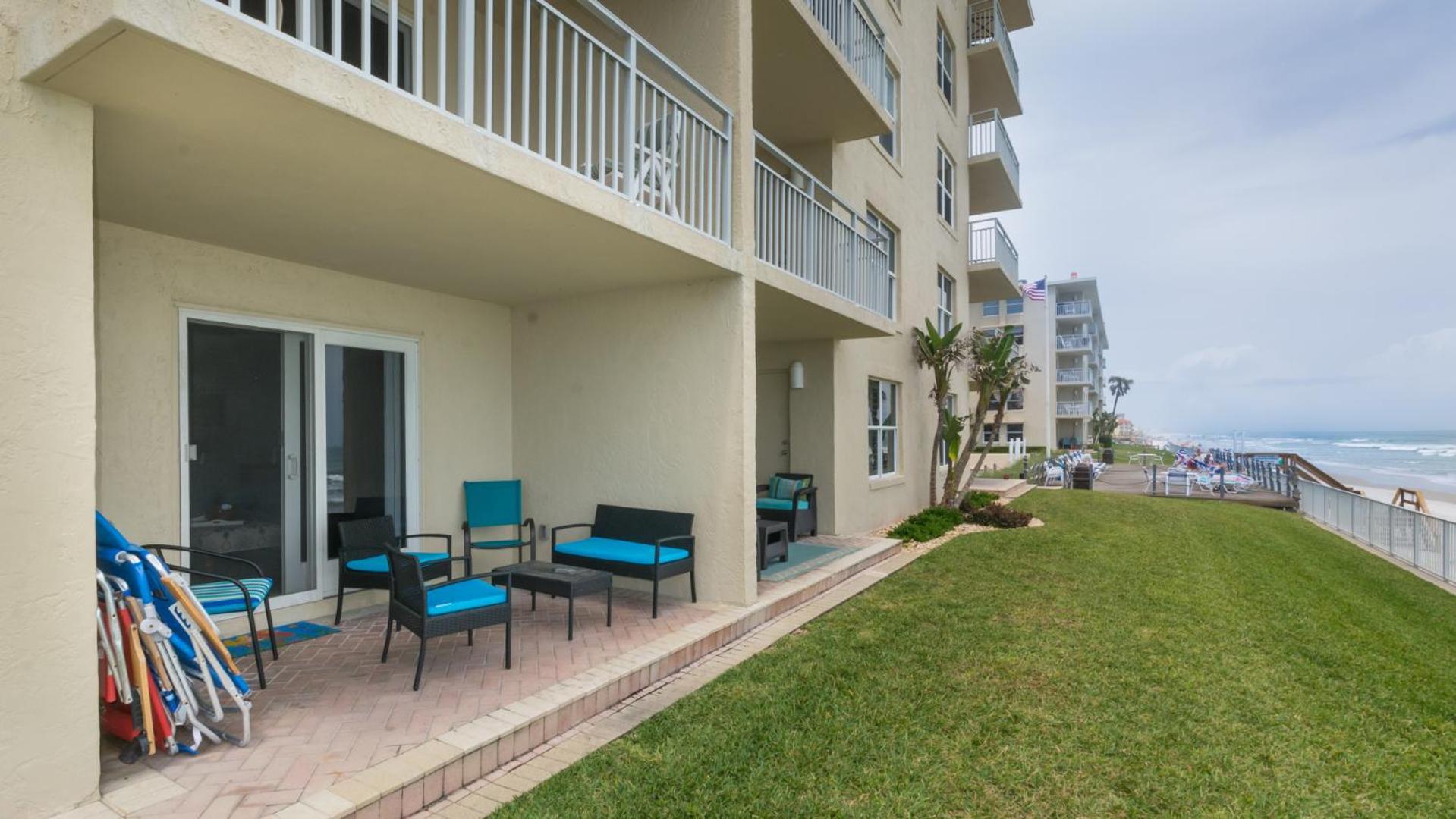 Holiday home Oceanfront Ground Floor Patio With Unbelievable Views! Complex Has Amenities For The Whole Family! New Smyrna Beach
