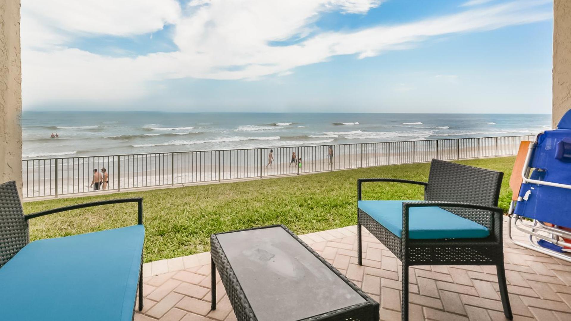 Oceanfront Ground Floor Patio With Unbelievable Views! Complex Has Amenities For The Whole Family! Holiday home New Smyrna Beach