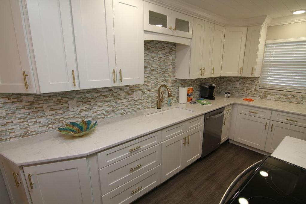 Visit Floor Located On The No-drive With 2 Complex Pools! Holiday home New Smyrna Beach