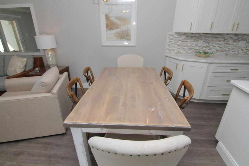 Visit Floor Located On The No-drive With 2 Complex Pools!