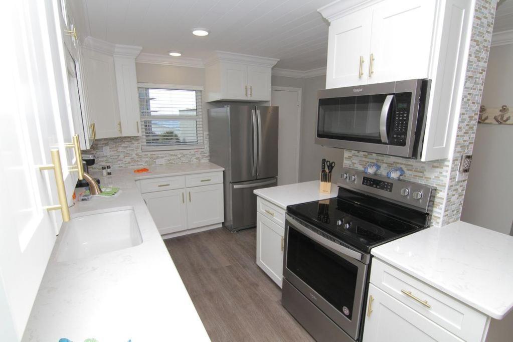 Visit Floor Located On The No-drive With 2 Complex Pools! New Smyrna Beach