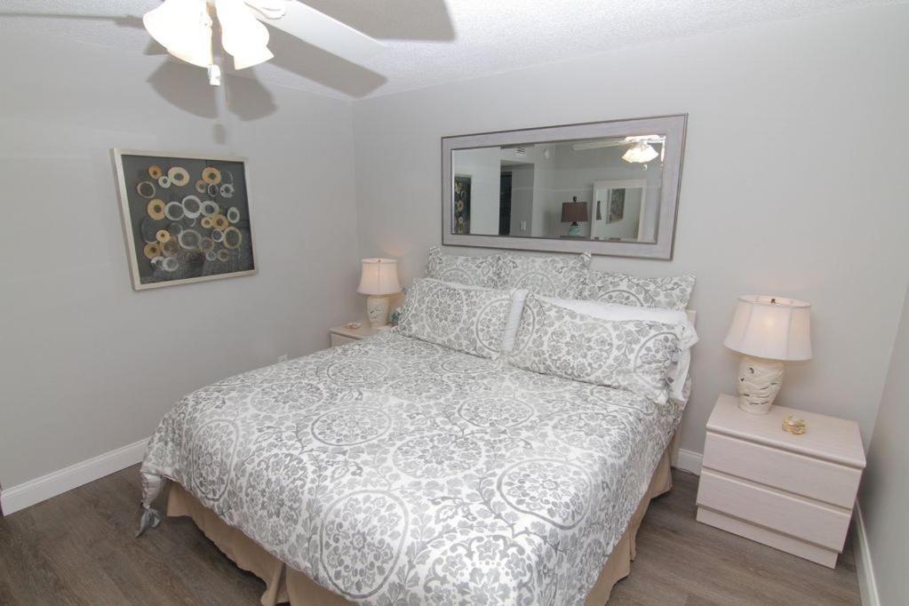 Visit Floor Located On The No-drive With 2 Complex Pools! New Smyrna Beach