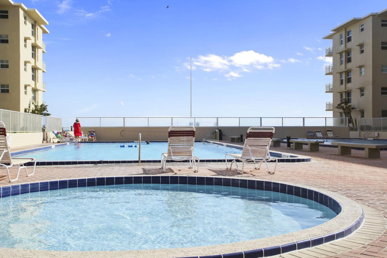 Visit Floor Located On The No-drive With 2 Complex Pools! Holiday home New Smyrna Beach