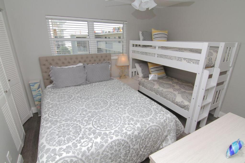 Holiday home Visit Floor Located On The No-drive With 2 Complex Pools! *