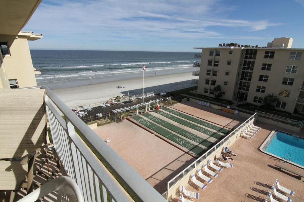 Visit Floor Located On The No-drive With 2 Complex Pools! Holiday home