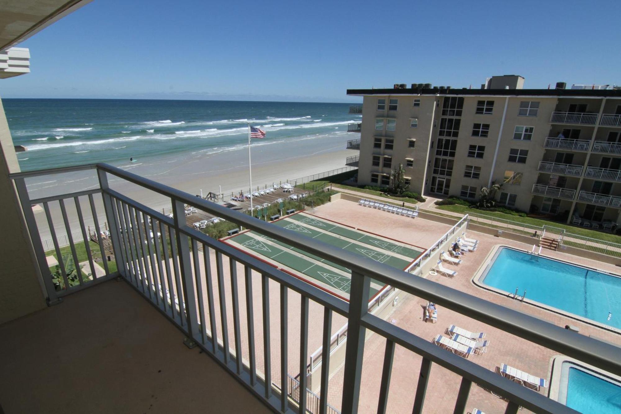 Visit Floor Located On The No-drive With 2 Complex Pools! Holiday home