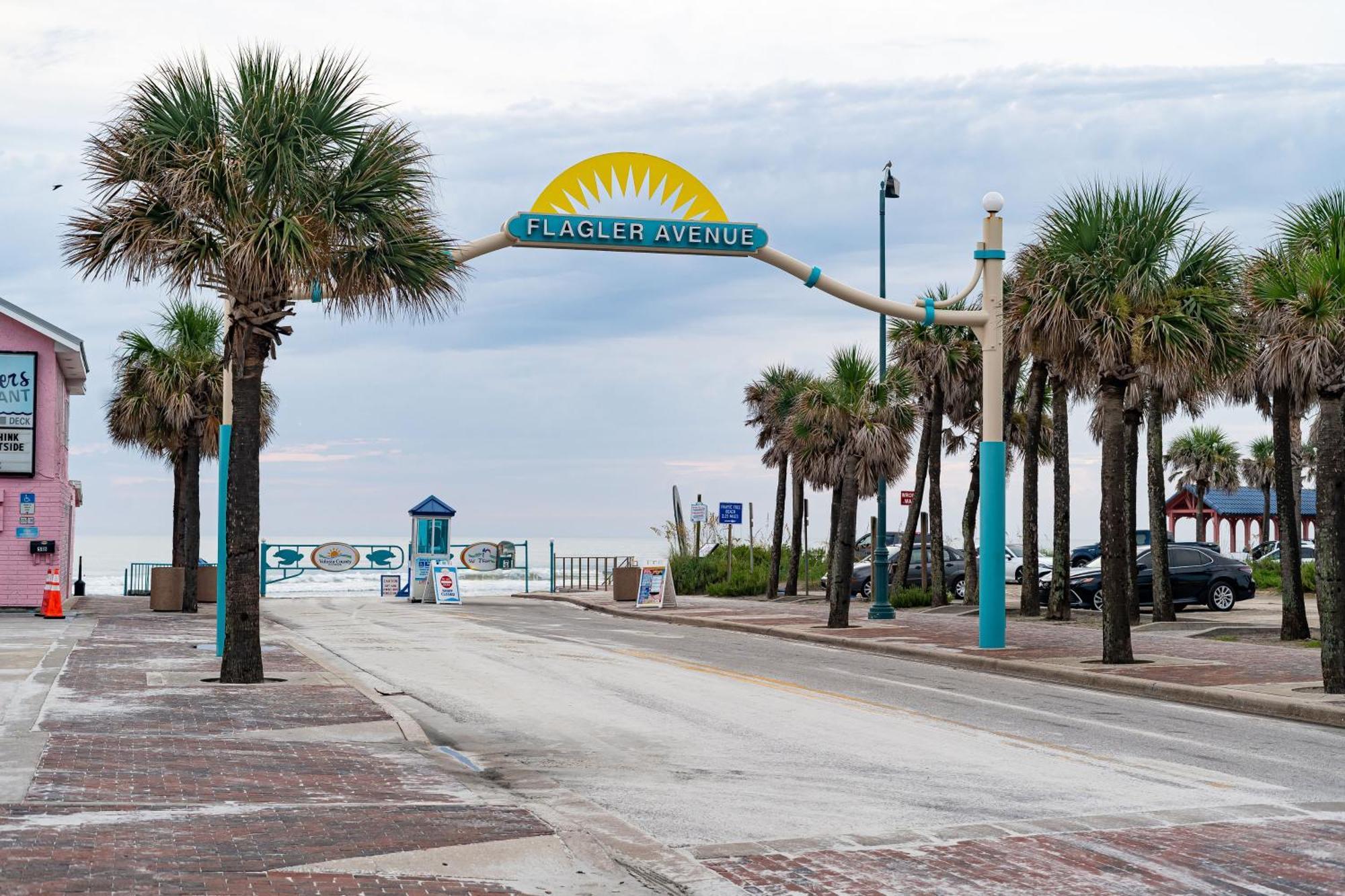 Ocean View From Your Private Balcony With Direct Access To The No-drive Beach!