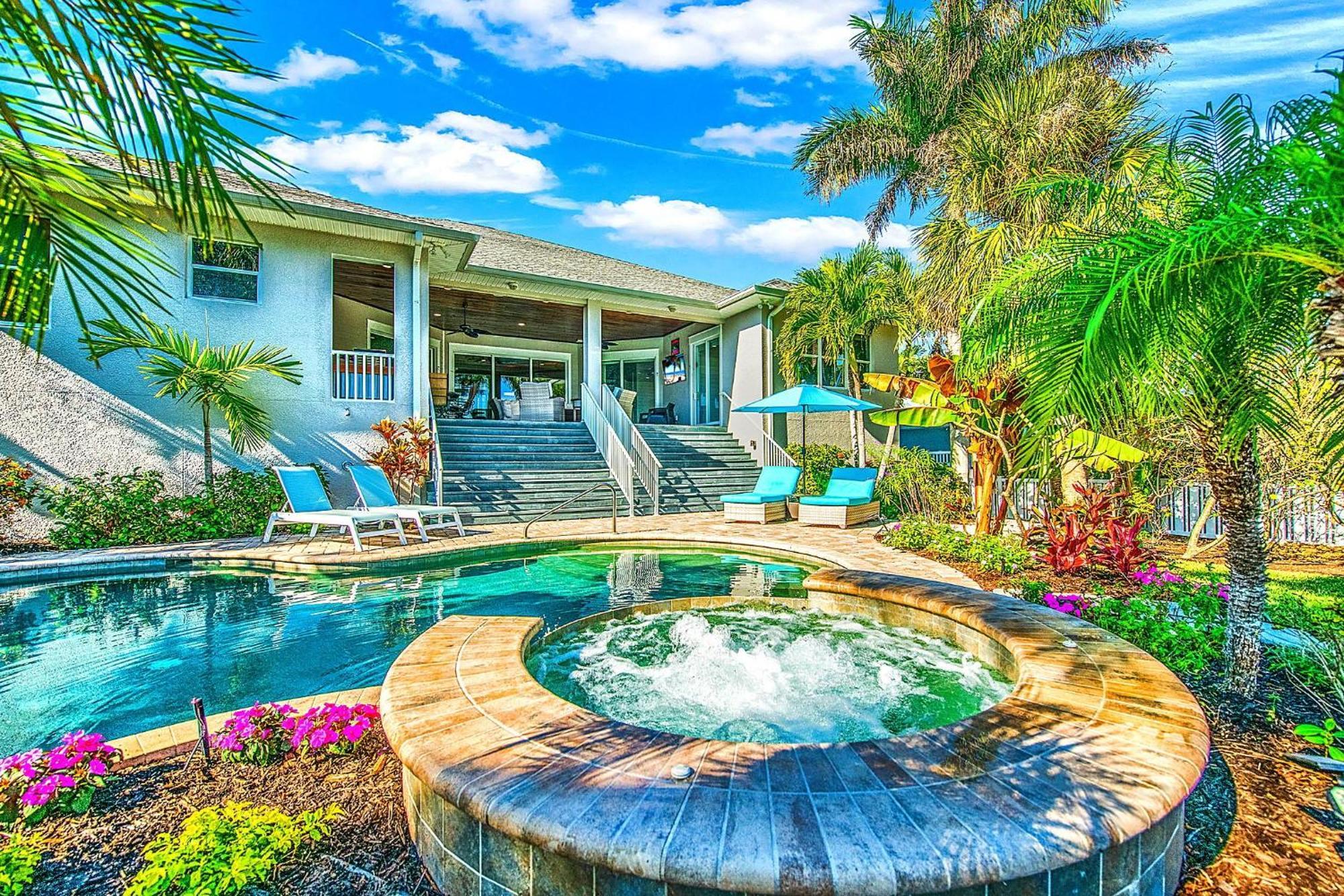 Holiday home Bikinis And Martinis Waterfront Canal Anna Maria