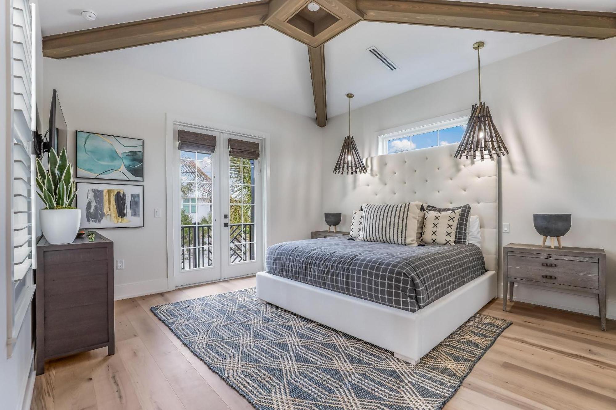 Banyan Manor * Anna Maria