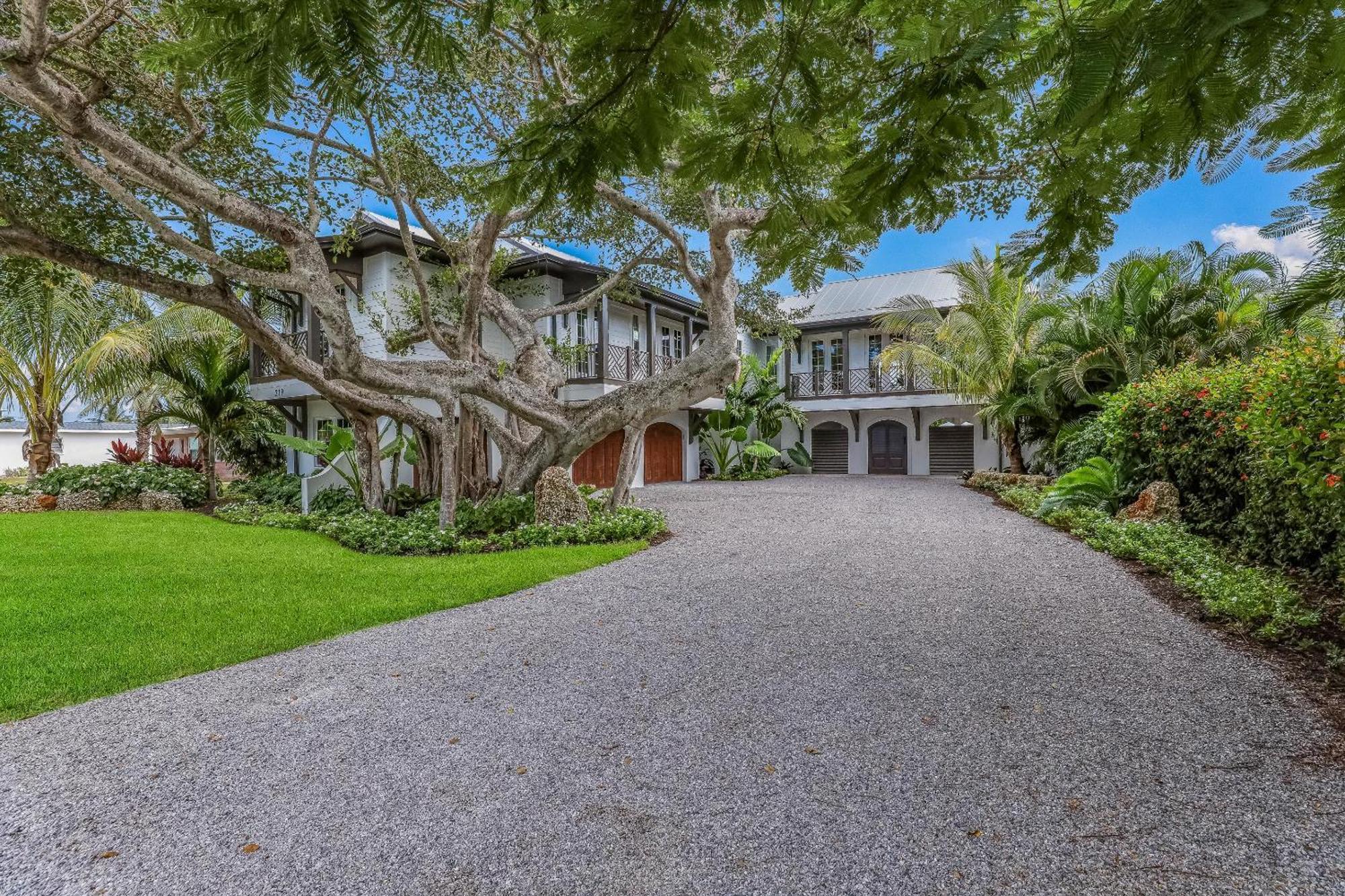Banyan Manor Anna Maria