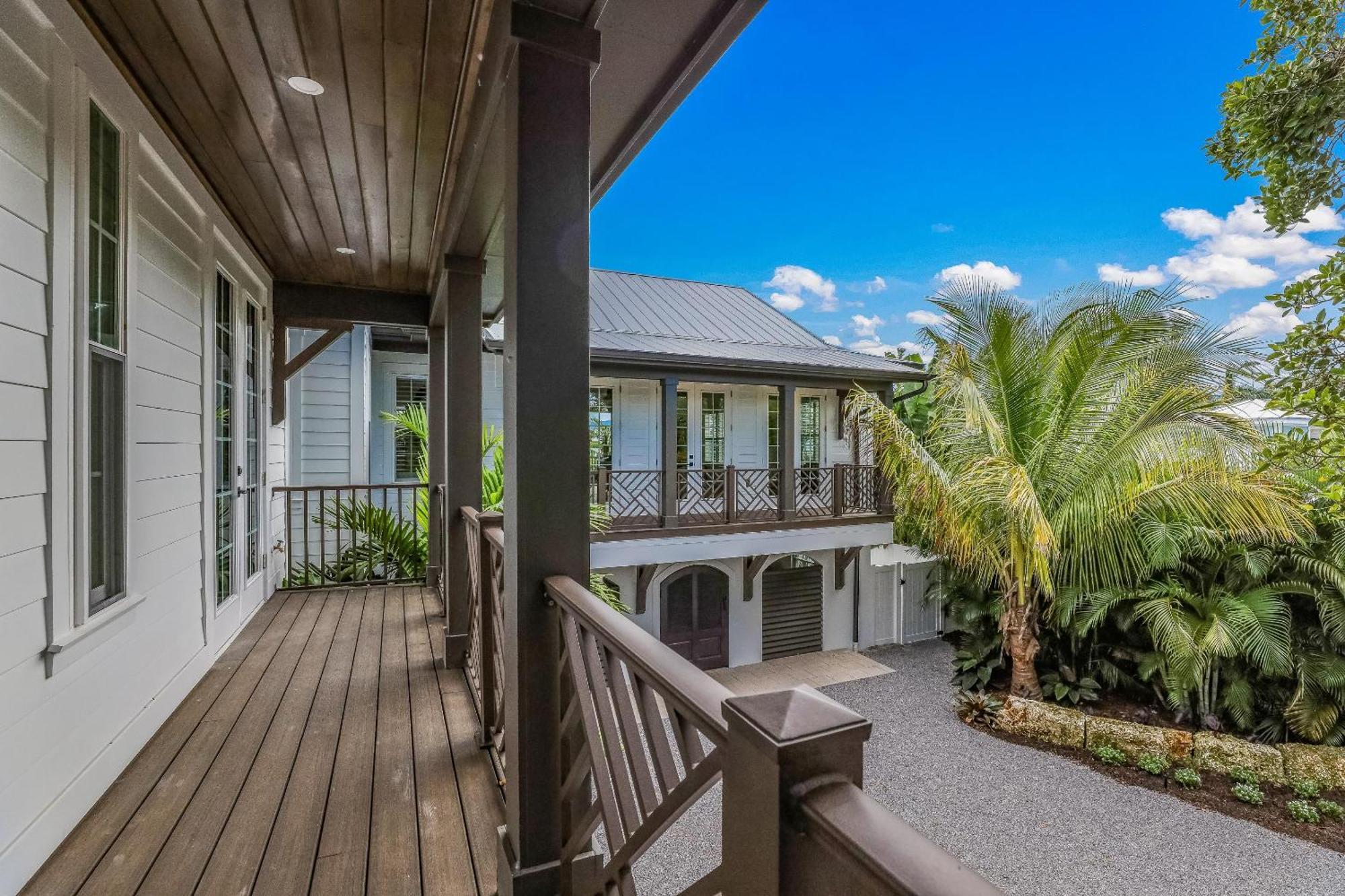 Banyan Manor Anna Maria