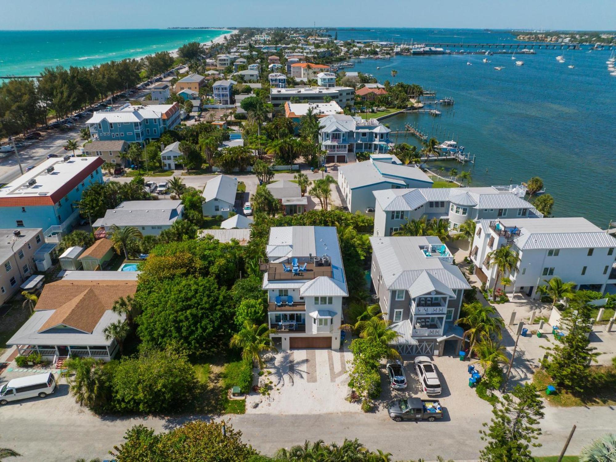Holiday home Crystal Waves Oasis Bradenton Beach