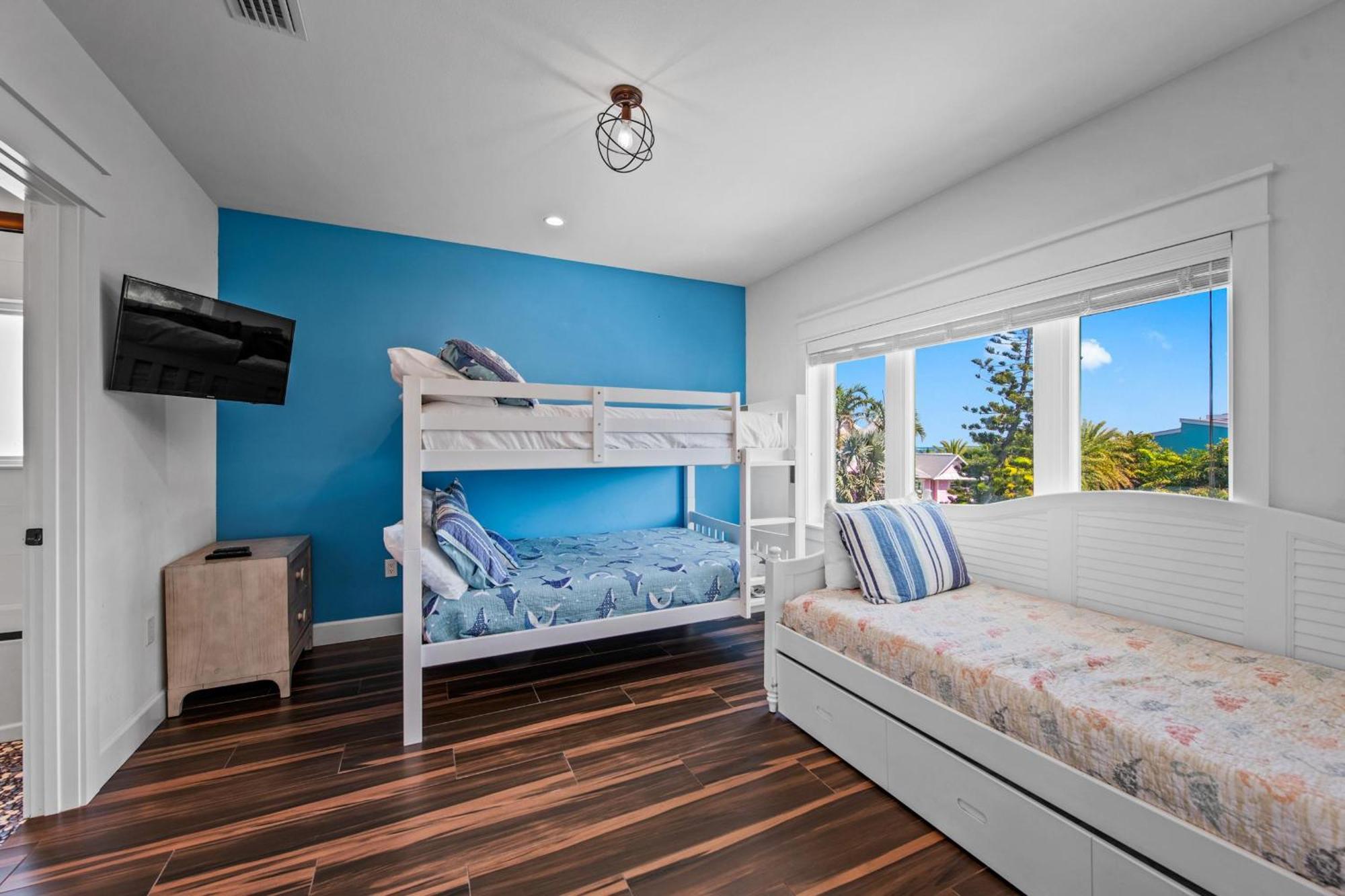 Crystal Waves Oasis Holiday home