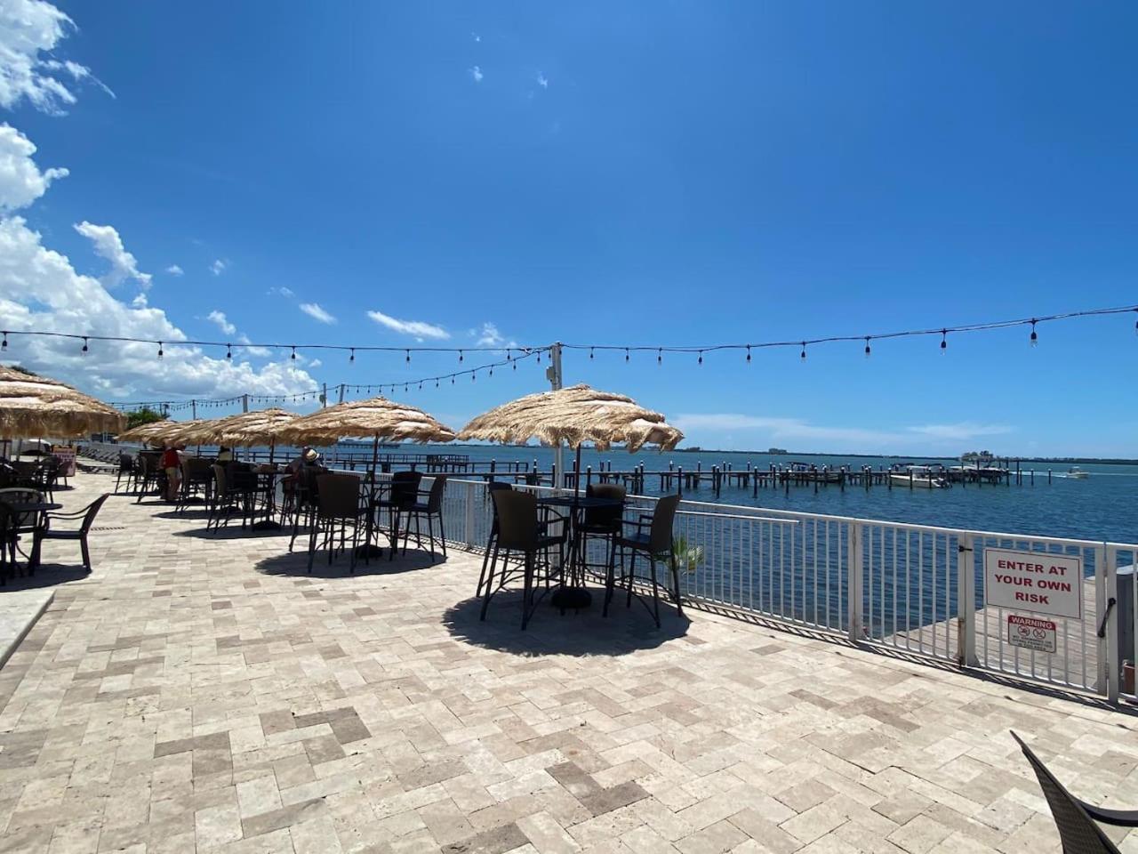 In Waterfront With Balcony Close To Beaches Free Bikes