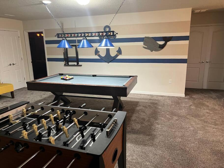 Luxury 9br/6ba/theater/pool/spa/smart Tv Kissimmee