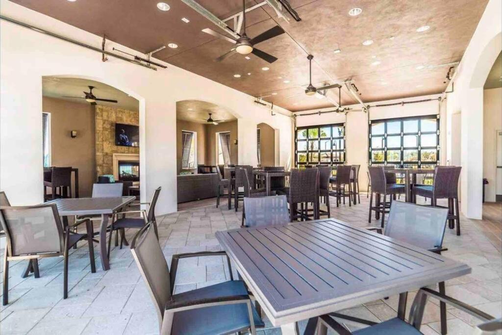 Villa Luxury 9br/6ba/theater/pool/spa/smart Tv *