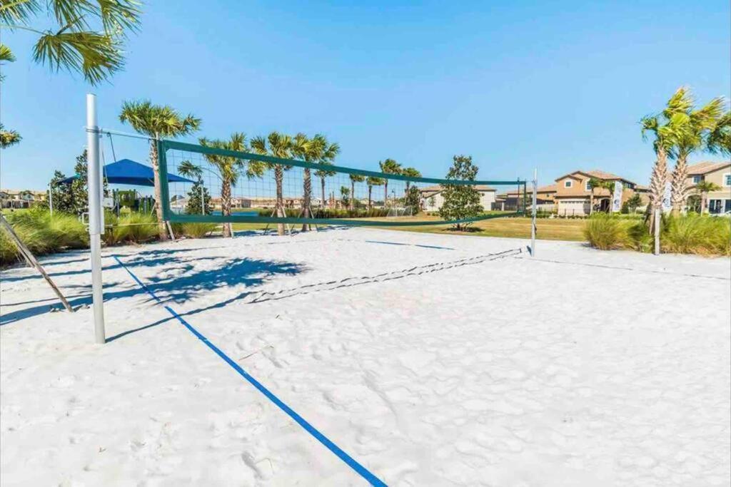 Luxury 9br/6ba/theater/pool/spa/smart Tv Villa Kissimmee