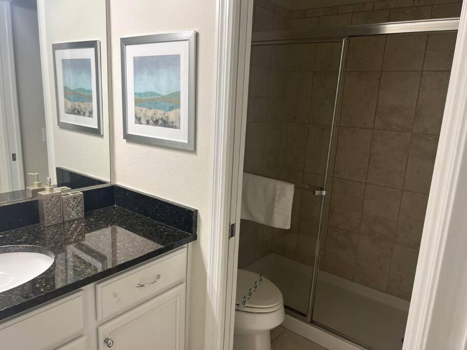 Luxury 9br/6ba/theater/pool/spa/smart Tv Kissimmee