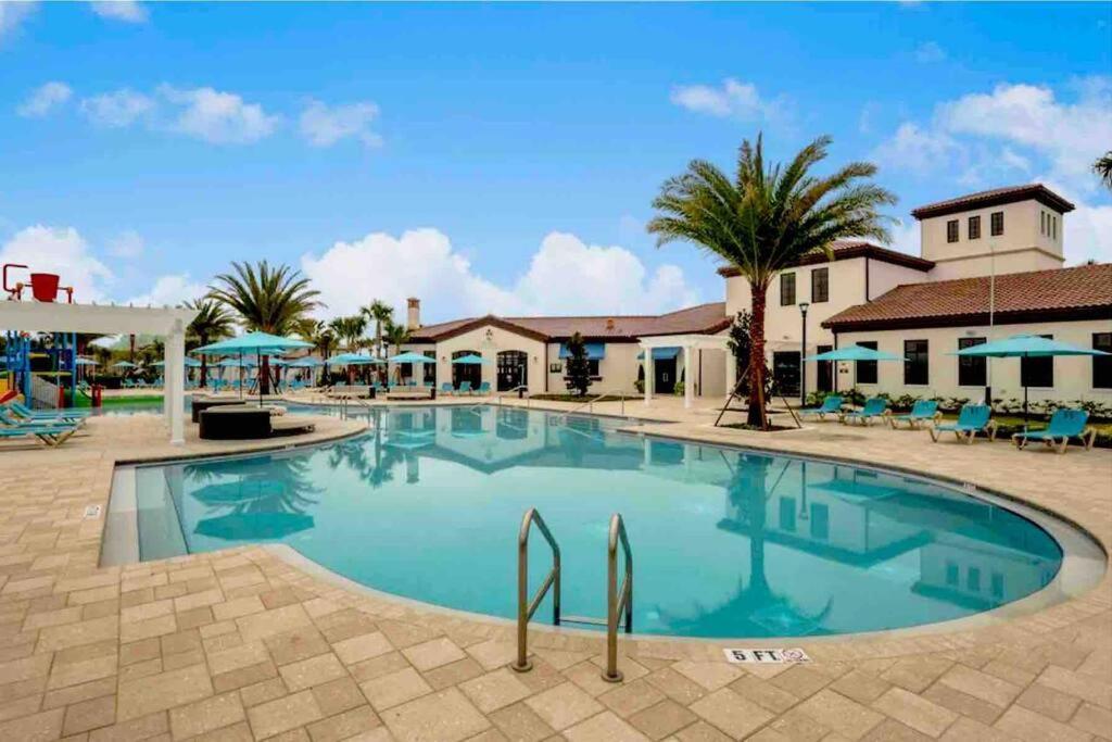 Villa Luxury 9br/6ba/theater/pool/spa/smart Tv *
