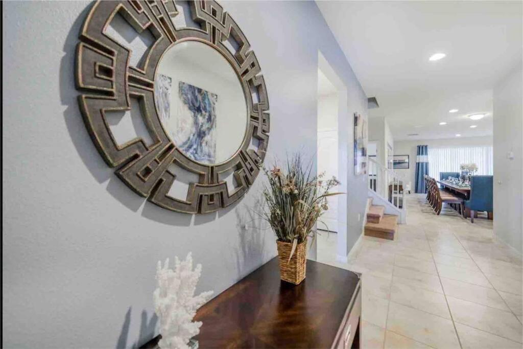 Luxury 9br/6ba/theater/pool/spa/smart Tv Kissimmee