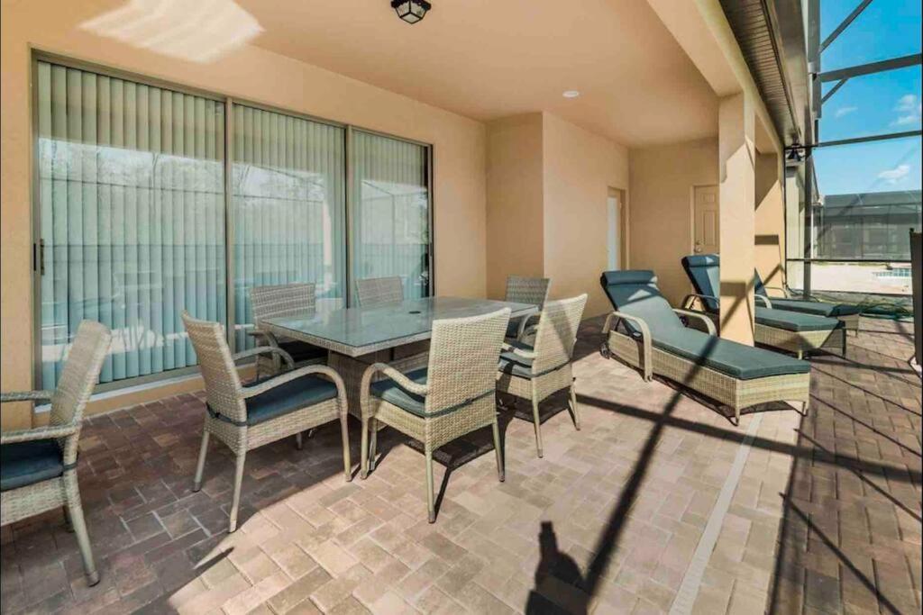 Luxury 9br/6ba/theater/pool/spa/smart Tv Villa Kissimmee