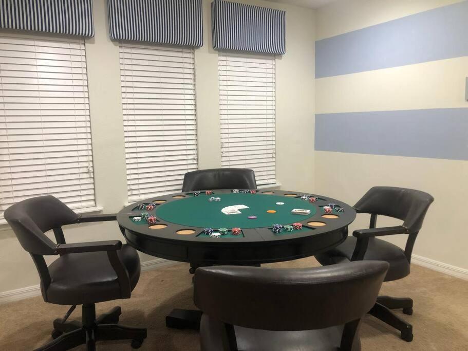 Luxury 9br/6ba/theater/pool/spa/smart Tv Kissimmee