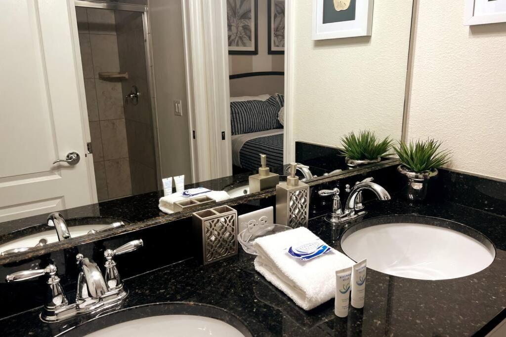 Villa Luxury 9br/6ba/theater/pool/spa/smart Tv