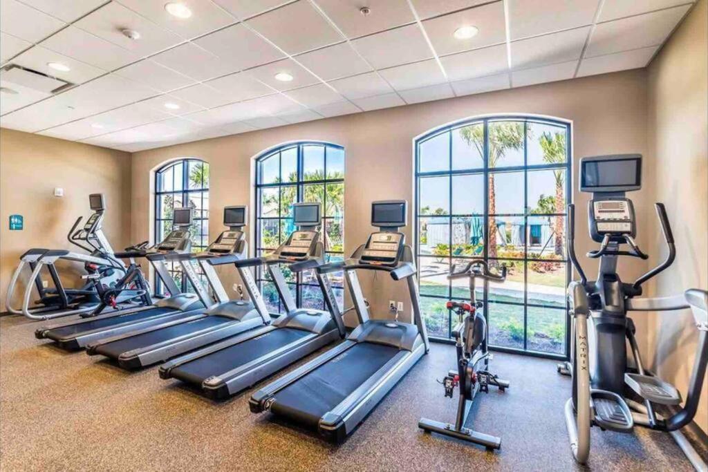 Villa Luxury 9br/6ba/theater/pool/spa/smart Tv Kissimmee