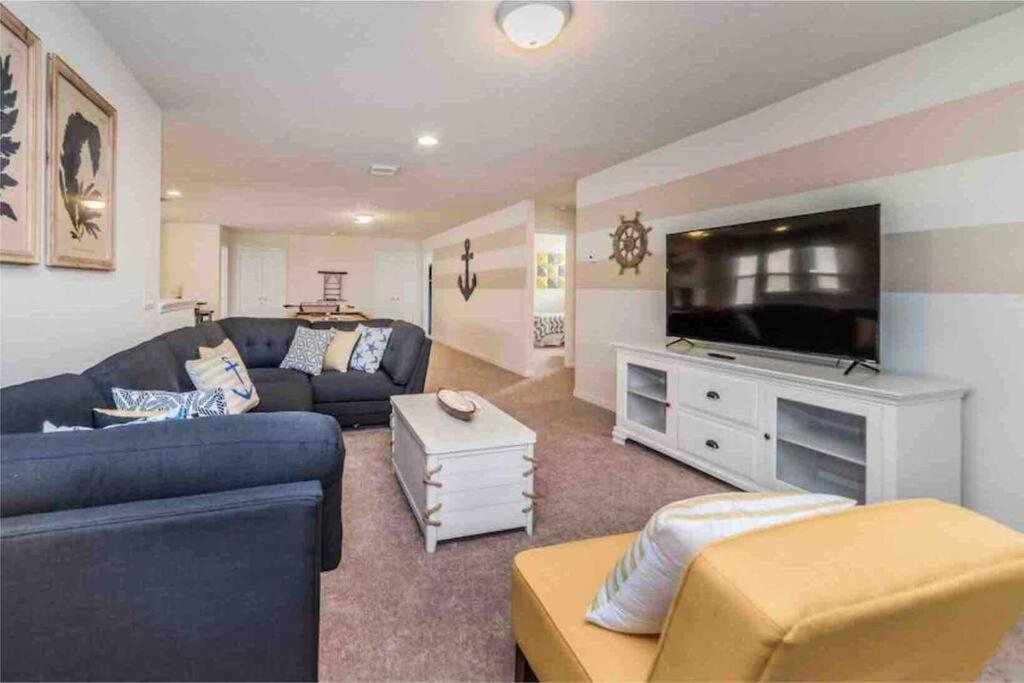Villa Luxury 9br/6ba/theater/pool/spa/smart Tv