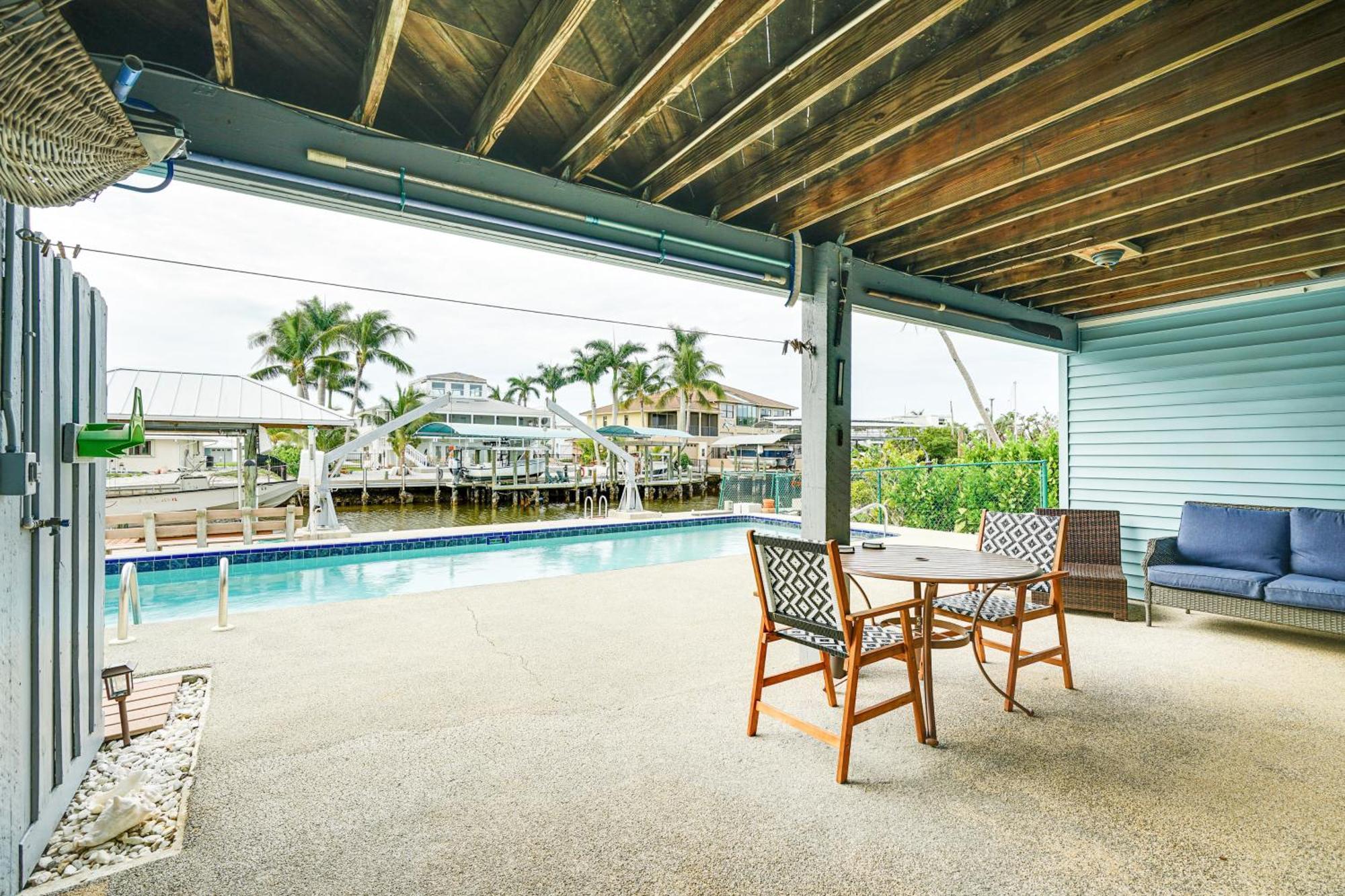 Holiday home Canalfront St With Pool! Saint James City