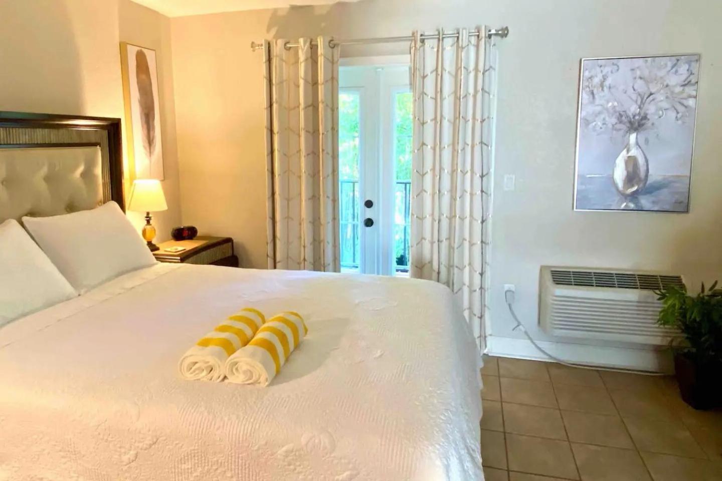 Aparthotel In Waterfront With Balcony Close To Beaches Free Bikes