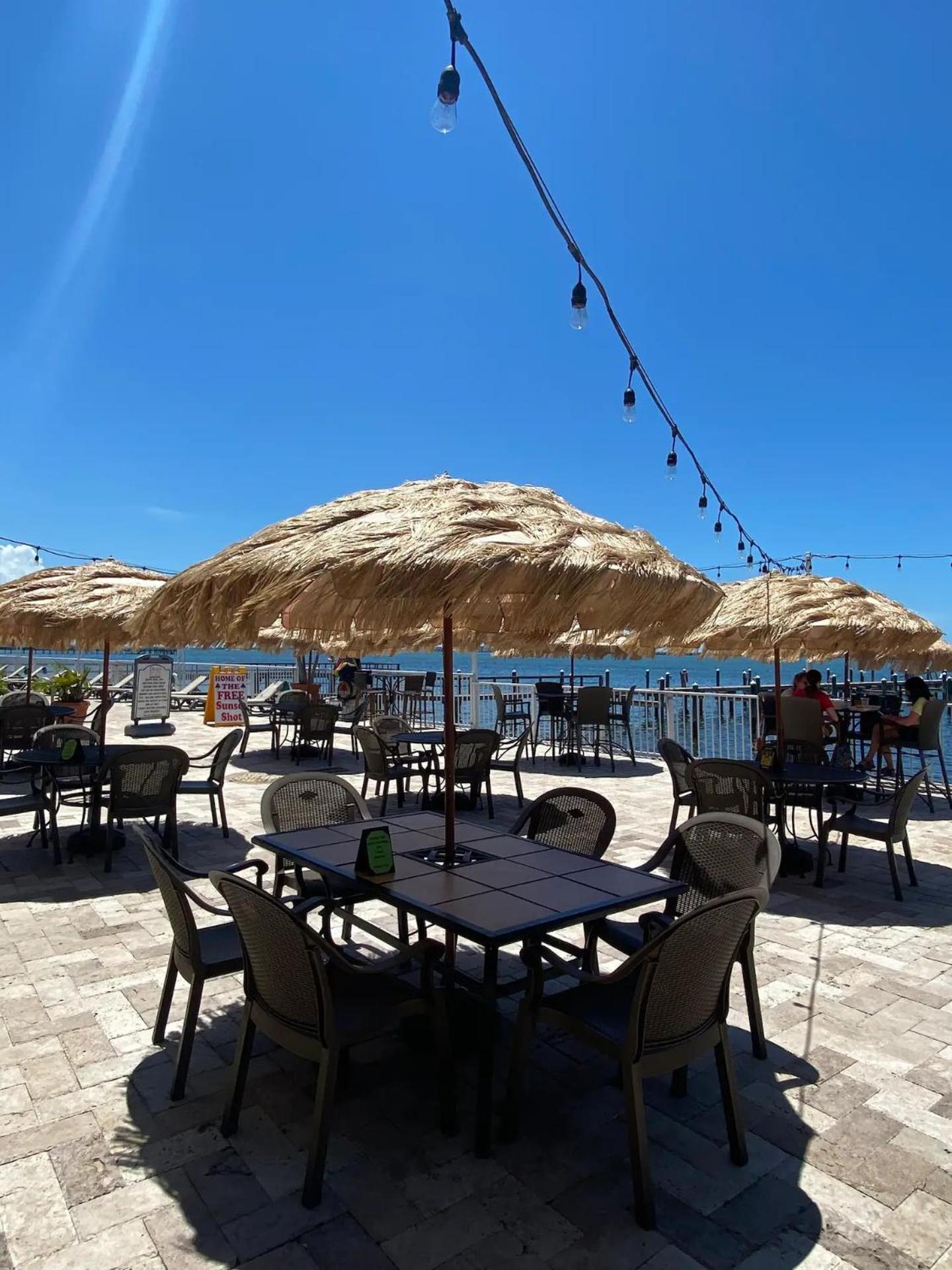 In Waterfront With Balcony Close To Beaches Free Bikes